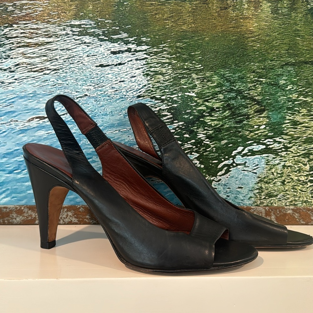 Banana Republic vintage heels size 7.5